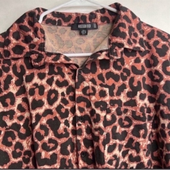 Missguided Leopard Print Top Blouse Button Up Size 4 NWOT - Picture 2 of 2